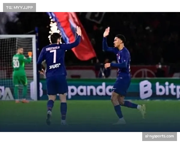 法甲赛场再现经典瞬间 帕尼切利头球双响阿根廷中锋闪耀全场